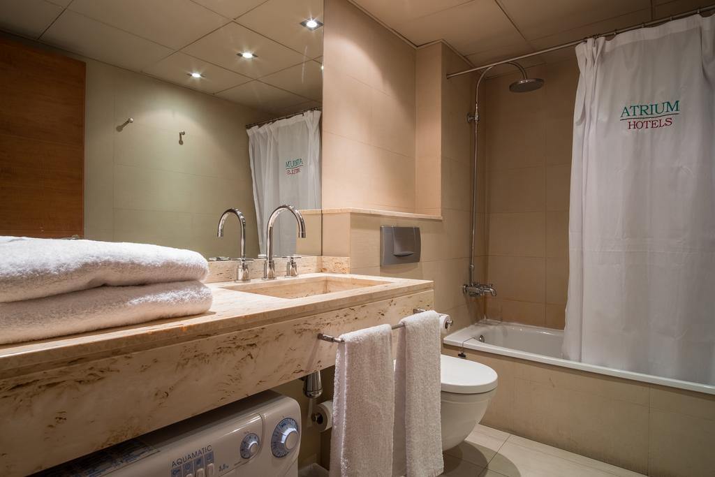 Apartaments Suites Sant Jordi Montbrió del Camp Exteriér fotografie