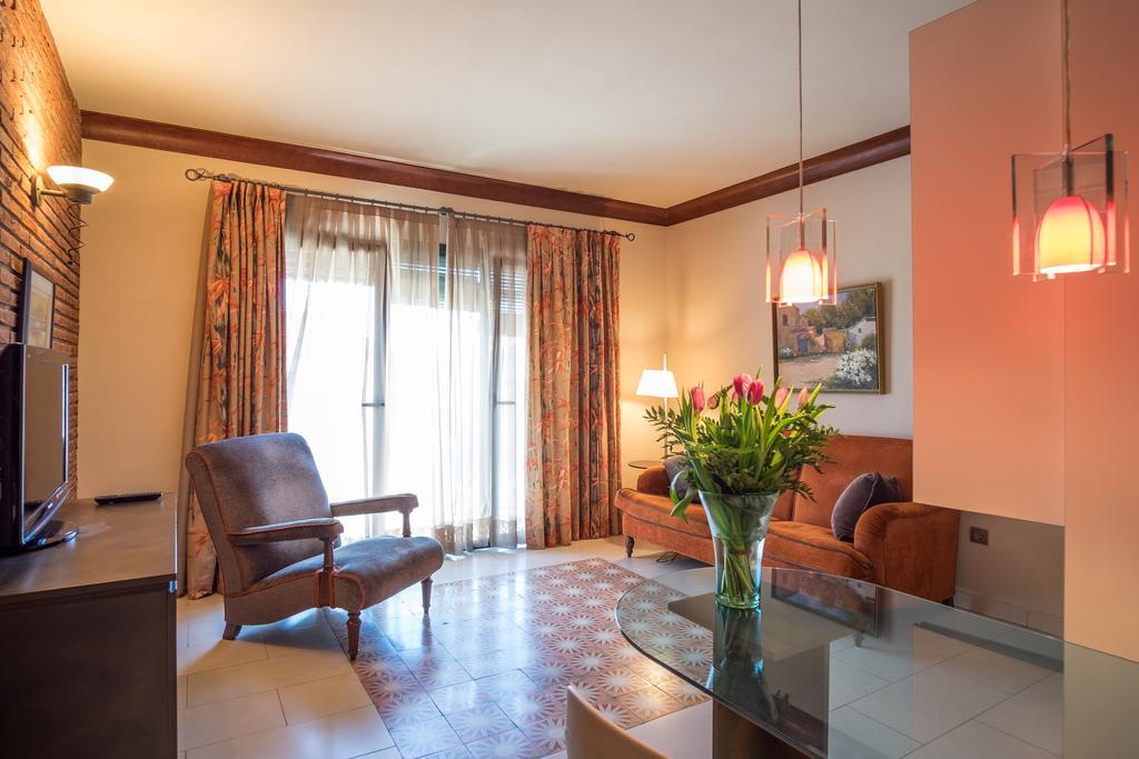 Apartaments Suites Sant Jordi Montbrió del Camp Exteriér fotografie