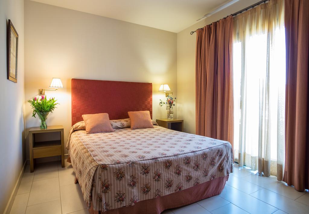 Apartaments Suites Sant Jordi Montbrió del Camp Exteriér fotografie